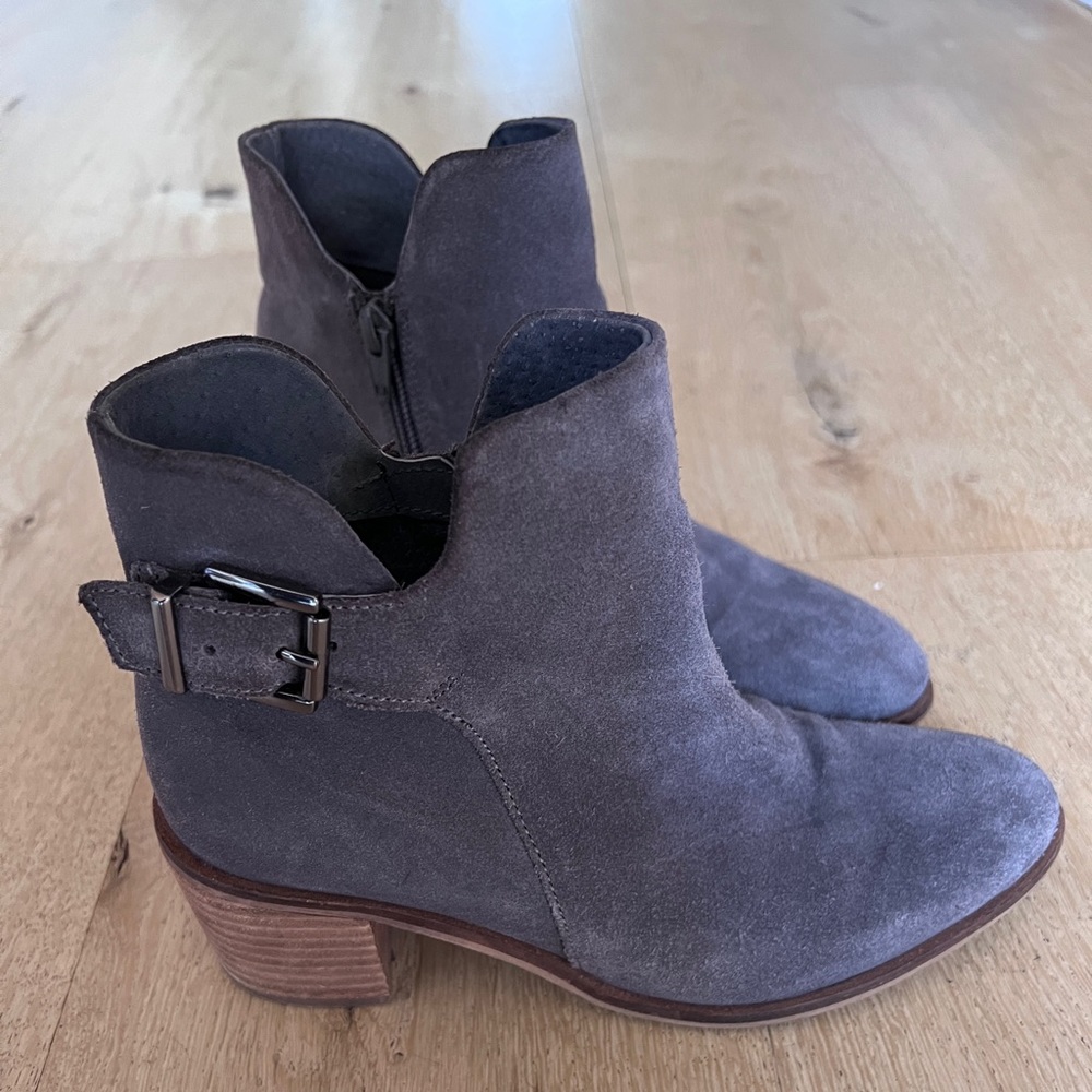 Seychelles booties in grey suede size 6.